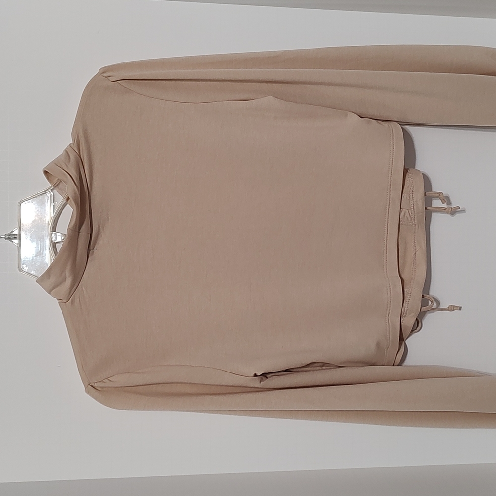 Cream/ Tan Long Sleeve Cropped Top sz M - Picture 4 of 5